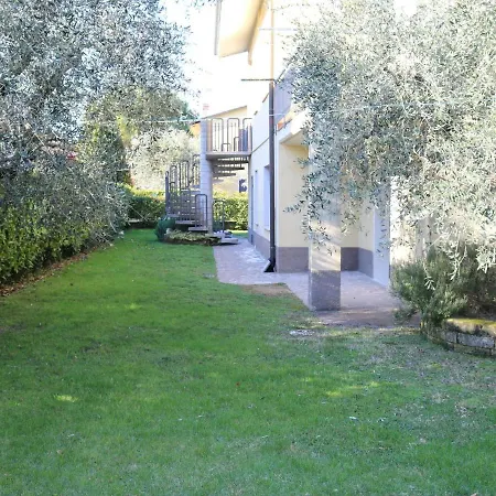 Ferienhaus Tranquility In The Center Of Lazise, Neraby The